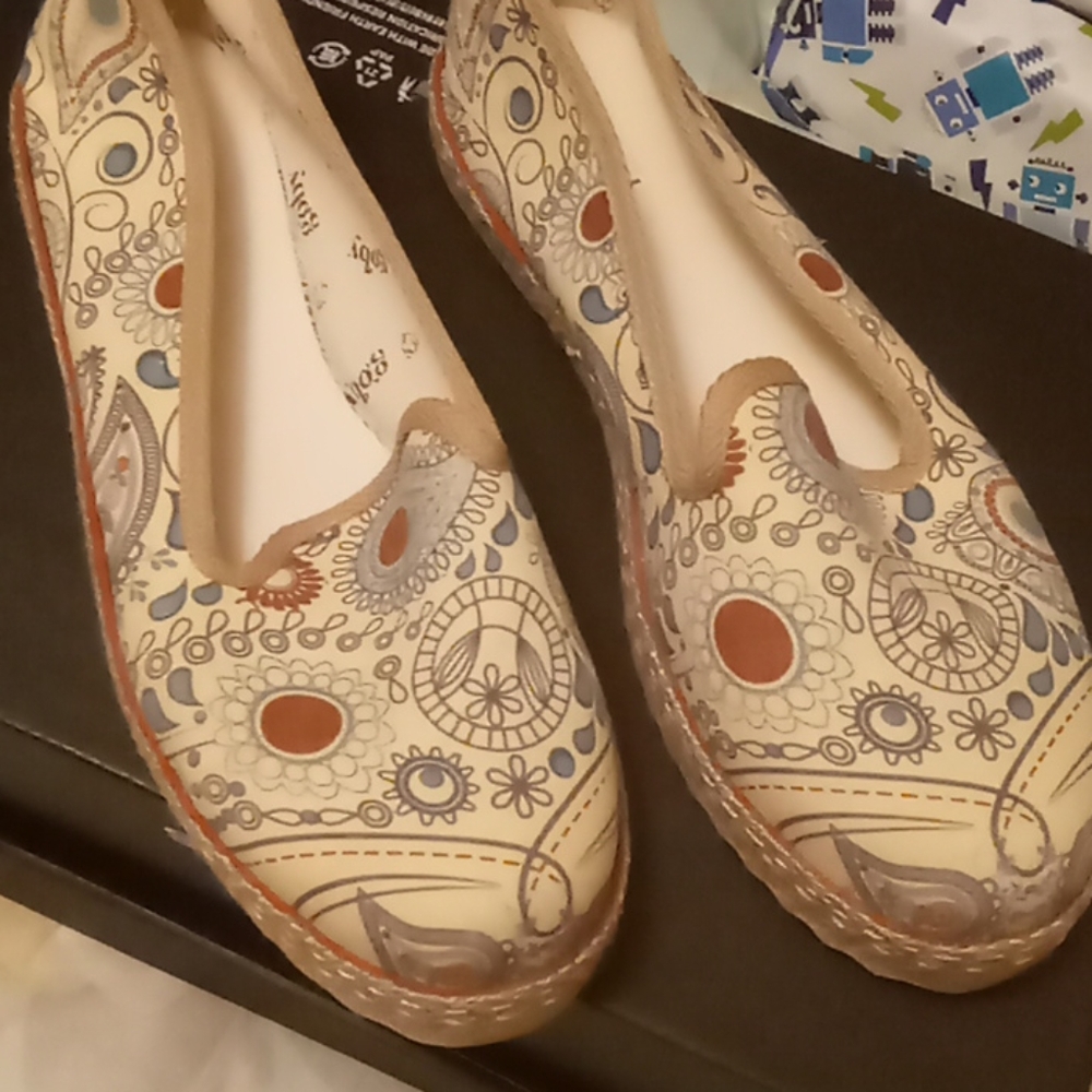 Ladies shoes